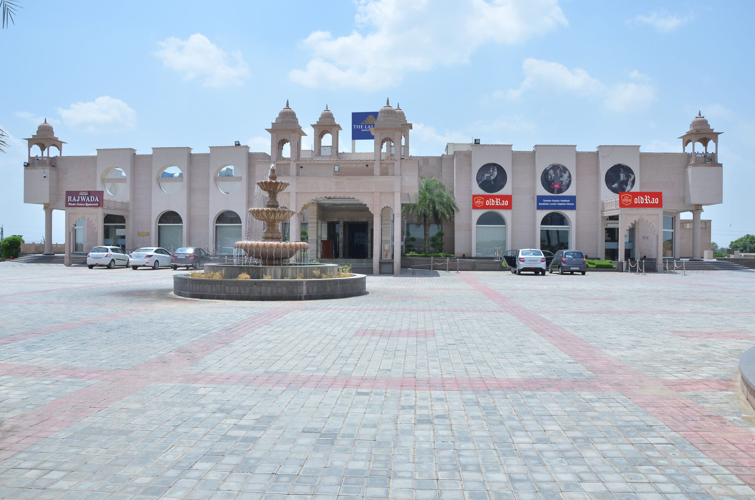 The Lal Vilas Resort –  Neemrana